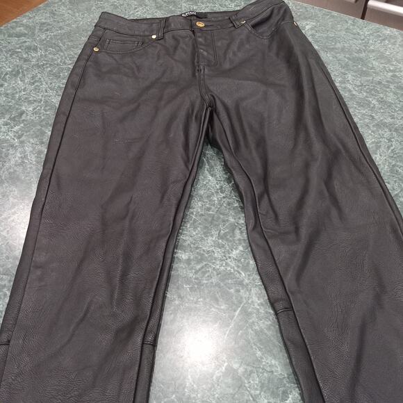 Buffalo David Bitton Women's Ankle Zip Mid Rise Skinny Faux Leather Pants 28 EUC - Picture 4 of 12